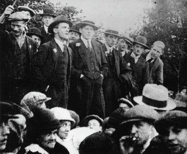Demonstation Speaker at Recreation Ground, Carr Road, Nelson. c.1917