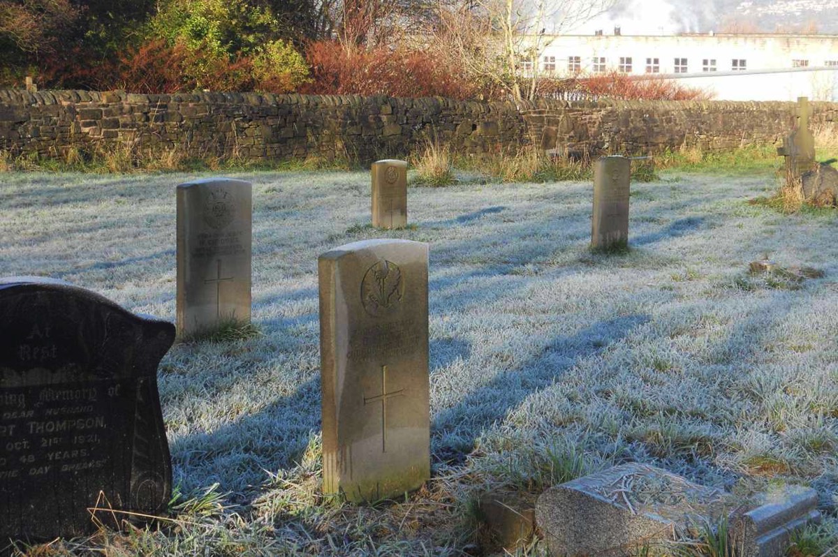 WW1 Gravestones in St Johns Churchyard, Nelson, lancashire